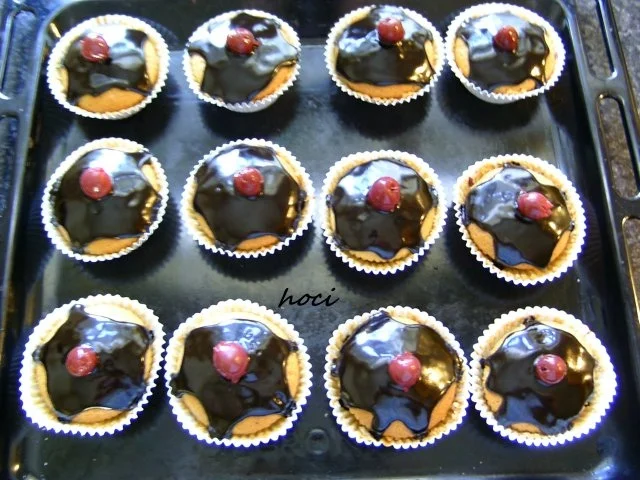 Kirschen - Fantamuffin's mit Schoko - Chilliglasur - Rezept