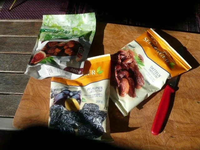 Rezept: GRILL : Datteln , Aprikosen , Feigen im Mantel von Speck Bild Nr. 2 GRILL : Datteln , Aprikosen , Feigen im Mantel von Speck - Rezept - Bild Nr. 2