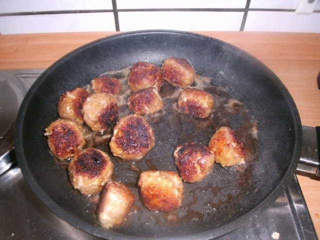 Tomatensuppe mit Reis und käsigen Hackbällchen - Rezept - Bild Nr. 14