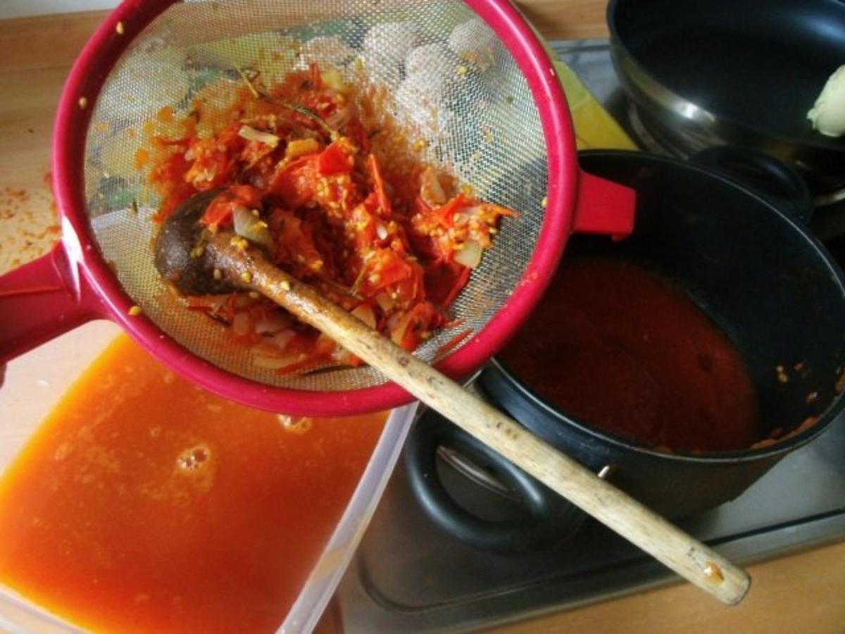 Tomatensuppe mit Reis und käsigen Hackbällchen - Rezept - Bild Nr. 8