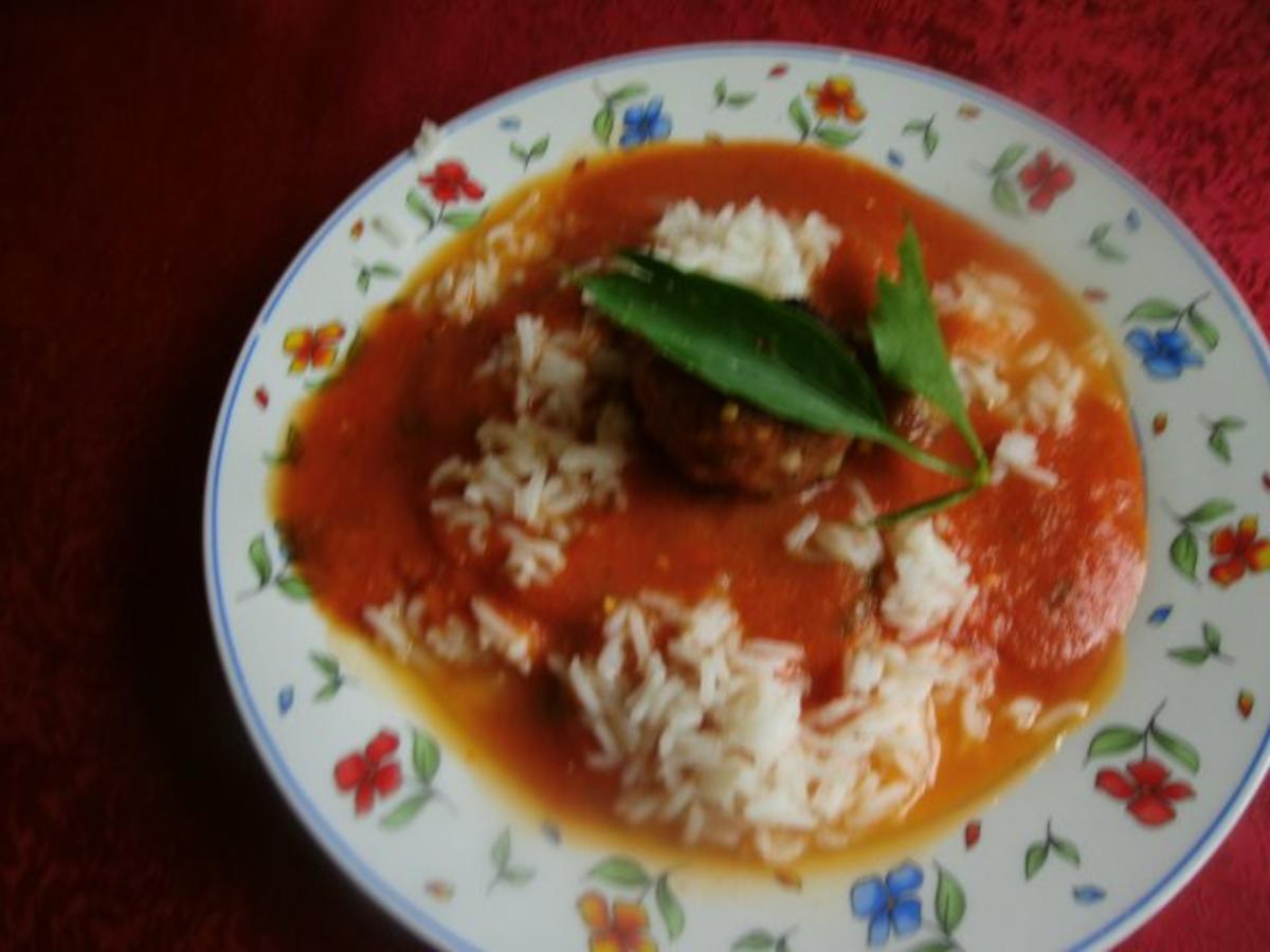 Tomatensuppe mit Reis und käsigen Hackbällchen - Rezept - Bild Nr. 2