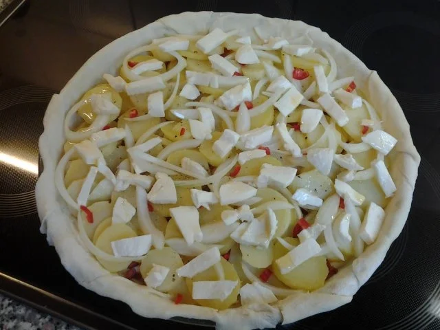 Rezept: Pikante Kartoffel-Pizza Bild Nr. 2 Pikante Kartoffel-Pizza - Rezept - Bild Nr. 2