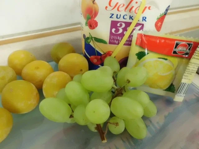 Aufstrich, süß: Mirabellen-Konfitüre mit Weintrauben und Zitrone - Rezept - Bild Nr. 2