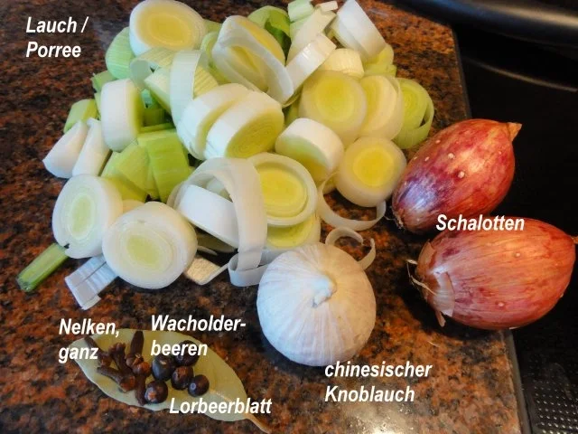 Rezept: Suppe: LAUCHCREMSÜPPCHEN mit Croûtons Bild Nr. 2 Suppe: LAUCHCREMSÜPPCHEN mit Croûtons - Rezept - Bild Nr. 2