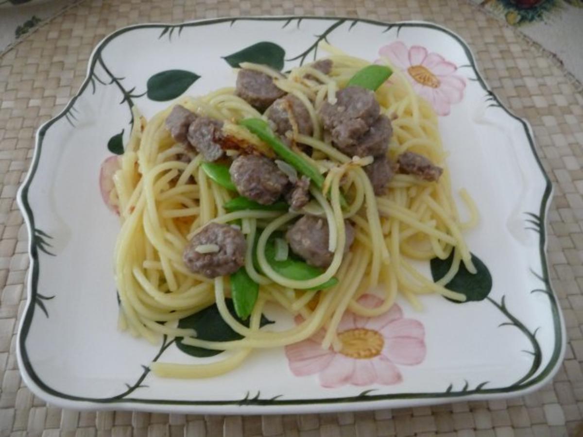 Pasta : Spaghetti mit Cevapcici-Hack und Schoten dazu einen Salat - Rezept - Bild Nr. 2