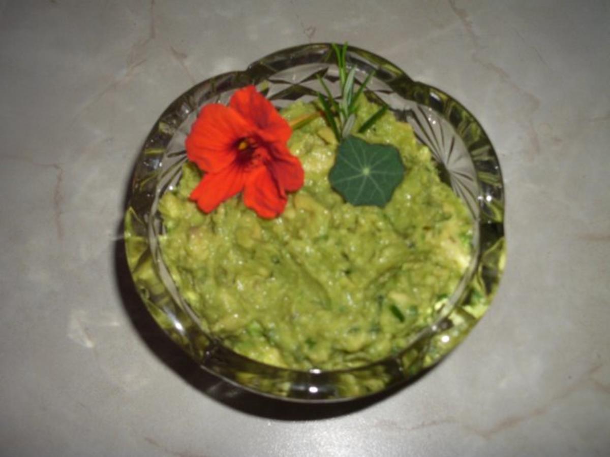 Avocadocreme mit Avocado frisch und Pfeffer - Rezept von WinneBiene