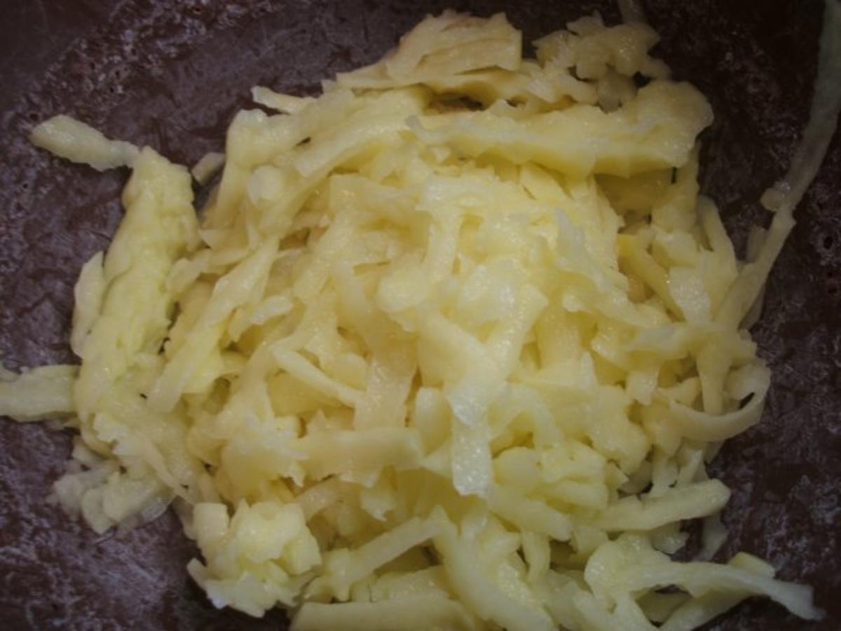 Kartoffeln: Kartoffel-Eierkuchen, herzhaft überbacken - Rezept - Bild Nr. 3