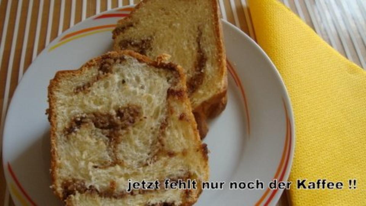 Gugelhupf mit Nuß-Mandel-Nougatfüllung - Rezept - kochbar.de