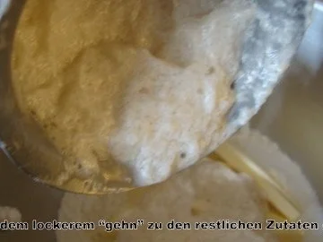 Gugelhupf mit Nuß-Mandel-Nougatfüllung - Rezept - Bild Nr. 4