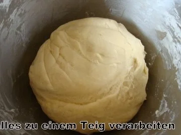 Gugelhupf mit Nuß-Mandel-Nougatfüllung - Rezept - Bild Nr. 5