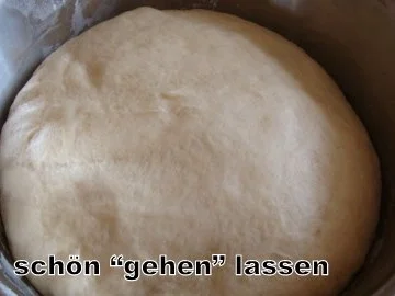 Gugelhupf mit Nuß-Mandel-Nougatfüllung - Rezept - Bild Nr. 6