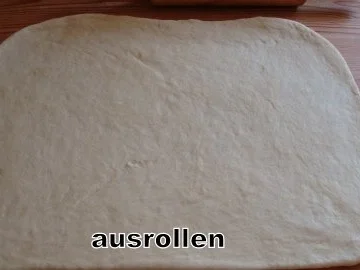 Gugelhupf mit Nuß-Mandel-Nougatfüllung - Rezept - Bild Nr. 8