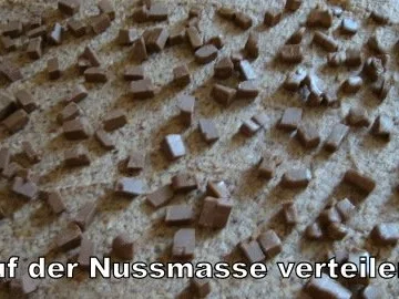 Gugelhupf mit Nuß-Mandel-Nougatfüllung - Rezept - Bild Nr. 11