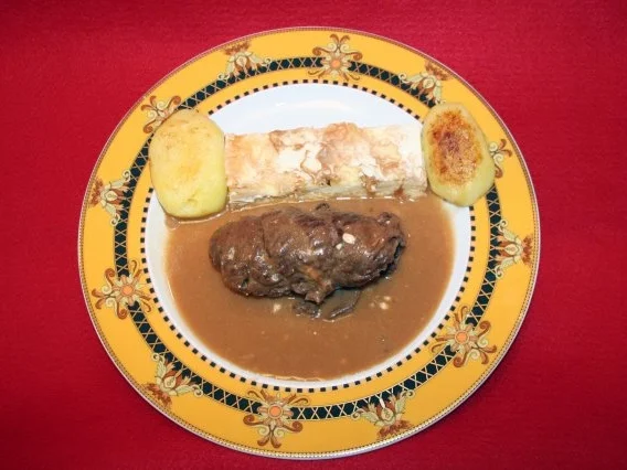 Rinderrouladen in Rotweinsoße - Rezept