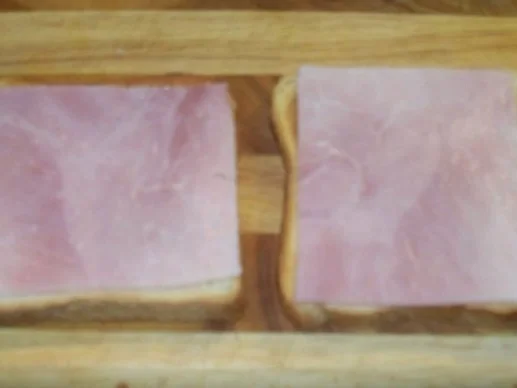 Toast mit Schinken, Birnen und Camembert - Rezept - Bild Nr. 2