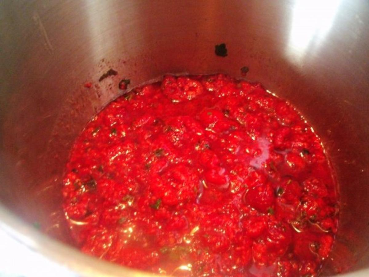 Himbeer-Marmelade mit feinem Rotwein-Weinbrandgeschmack - Rezept - Bild Nr. 9