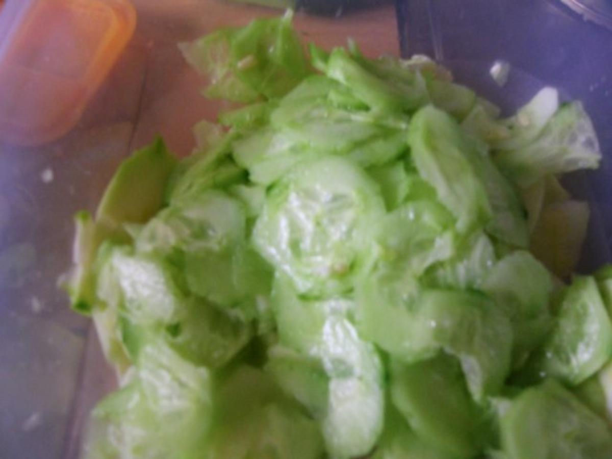Zucchini-Gurkensalat - Rezept - Bild Nr. 4