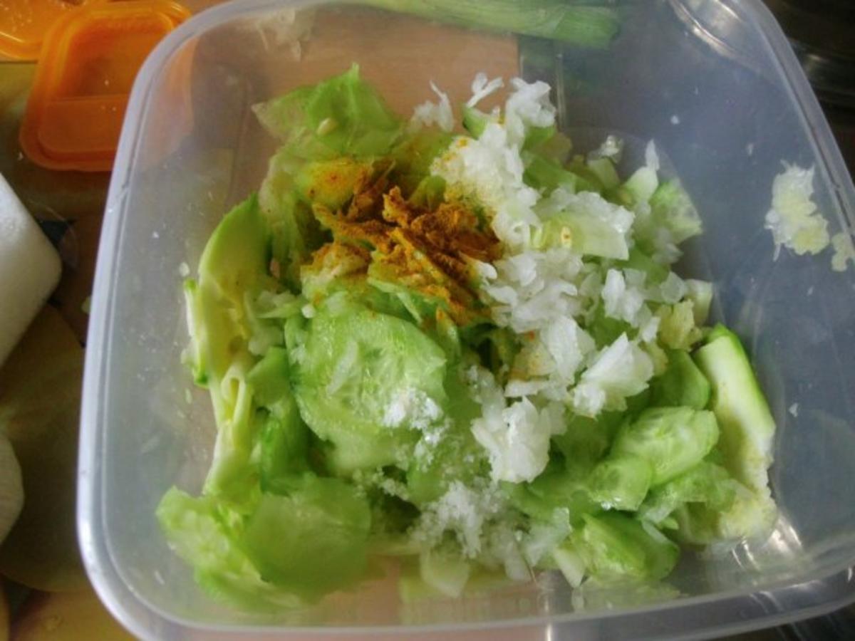 Zucchini-Gurkensalat - Rezept - Bild Nr. 6