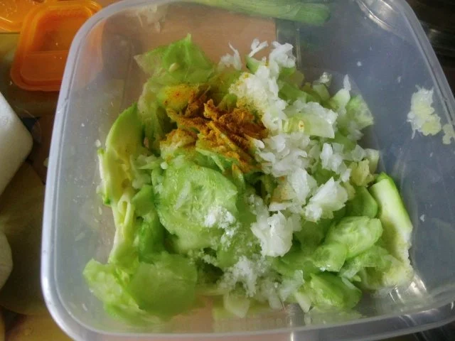 Zucchini-Gurkensalat - Rezept - Bild Nr. 6