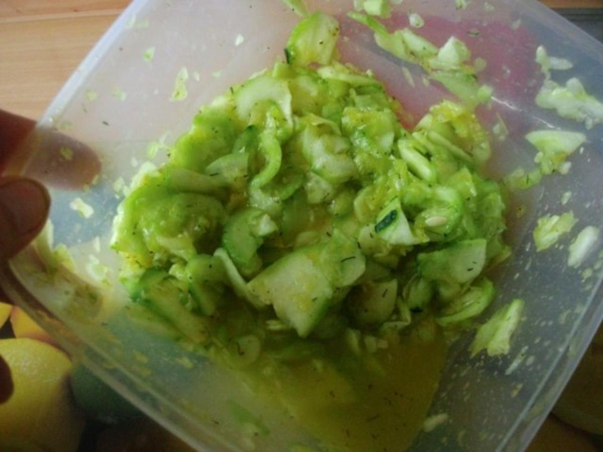 Zucchini-Gurkensalat - Rezept - Bild Nr. 9