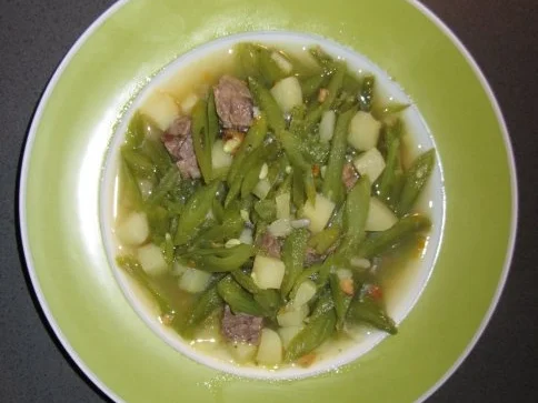 Rezept: Schnippelbohnensuppe oder Stangenbohnensuppe Schnippelbohnensuppe oder Stangenbohnensuppe - Rezept