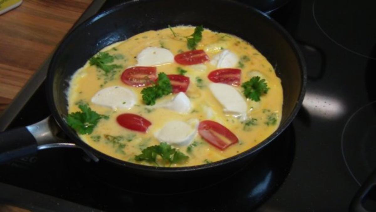 Tomaten-Mozzarella-Omelett - Rezept - Bild Nr. 2
