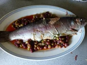 Zitronen-Kräuterforelle mit Weintraubensauce - Rezept