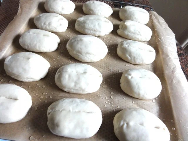 Rezept: Brot: SONNTAGS-BRÖTCHEN Bild Nr. 8 Brot: SONNTAGS-BRÖTCHEN - Rezept - Bild Nr. 8