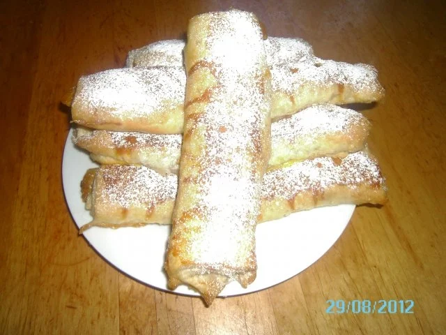 Rezept: Apfelstangerln Apfelstangerln - Rezept