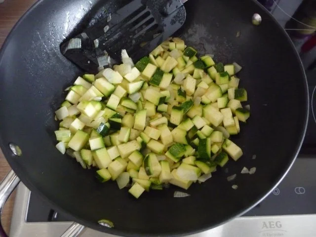 Pasta : ...mit Gemüse-Tomatensoße und Bockwurst - Rezept - Bild Nr. 9