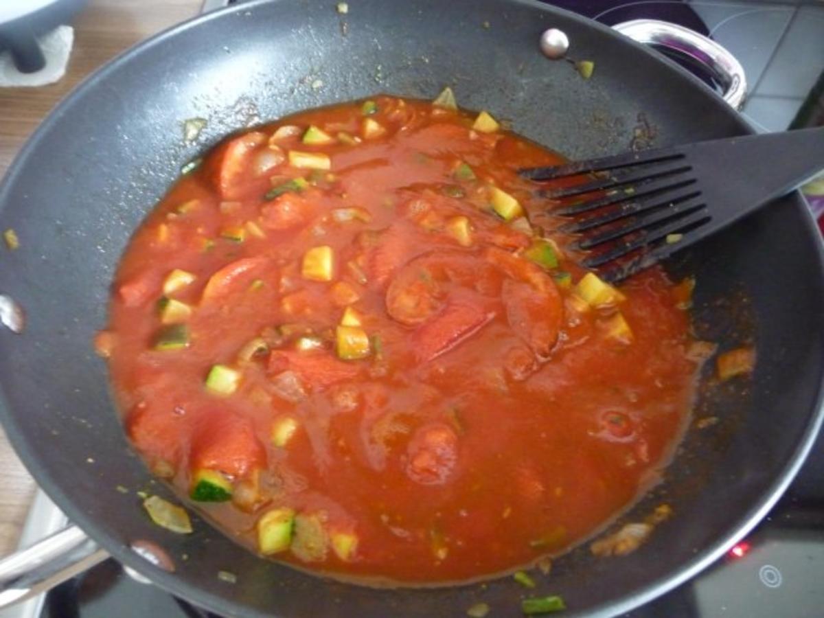 Pasta : ...mit Gemüse-Tomatensoße und Bockwurst - Rezept - Bild Nr. 13