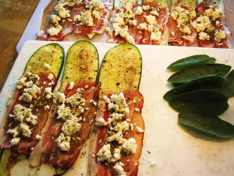 Zucchini-Röllchen - mediterran ... - Rezept - kochbar.de