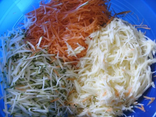 Zucchini-Möhren-Kartoffelpuffer XL - Rezept - Bild Nr. 3