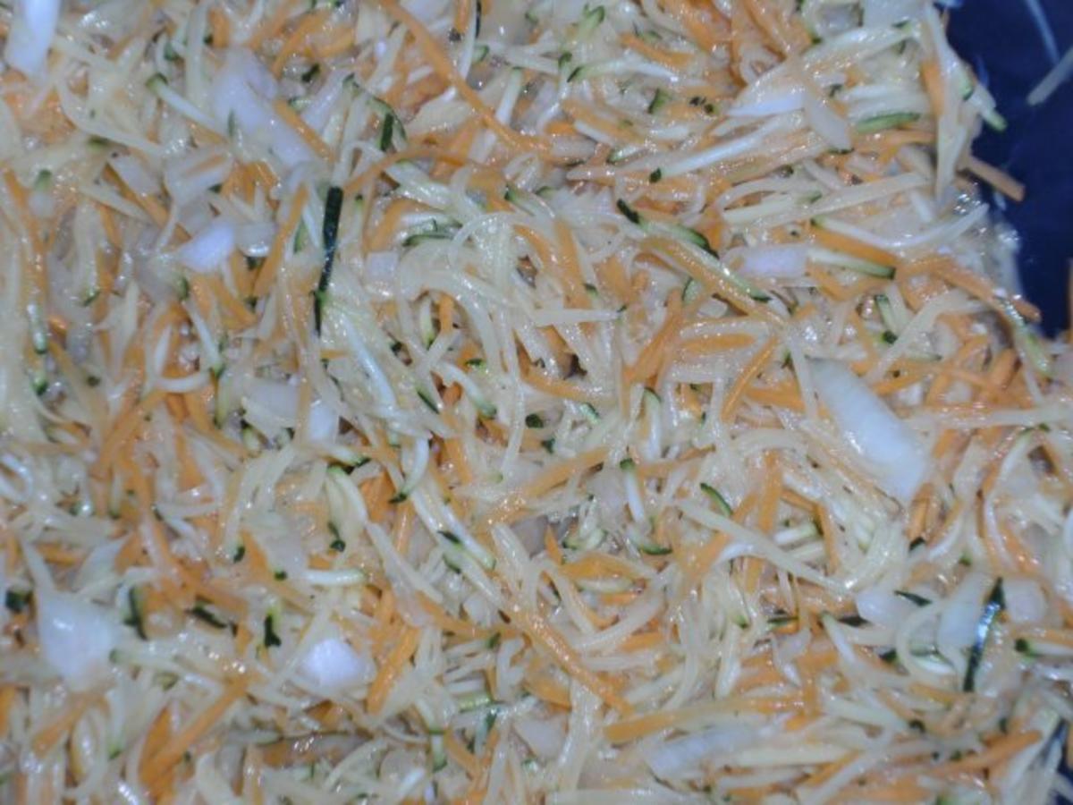 Zucchini-Möhren-Kartoffelpuffer XL - Rezept - Bild Nr. 5