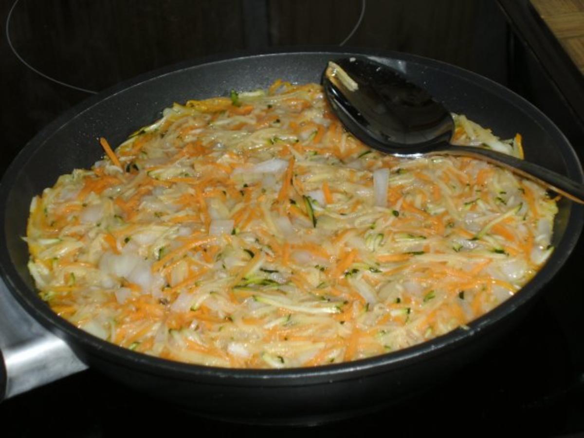 Zucchini-Möhren-Kartoffelpuffer XL - Rezept - Bild Nr. 7