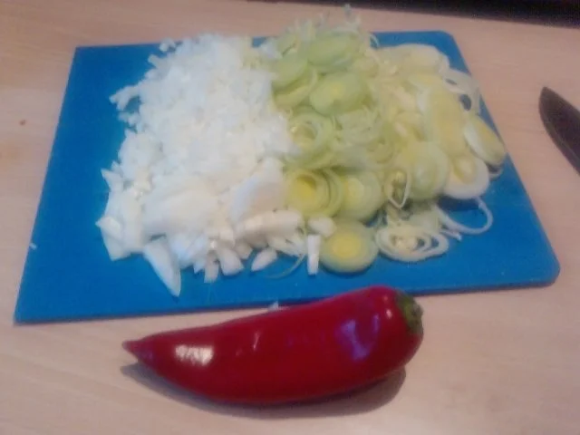 Rezept: Hart aber herzlich -oder- Der Altes-hartes -Brot-muß-man nicht-wegwerfen-Auflauf Bild Nr. 3 Hart aber herzlich -oder- Der Altes-hartes -Brot-muß-man nicht-wegwerfen-Auflauf - Rezept - Bild Nr. 3