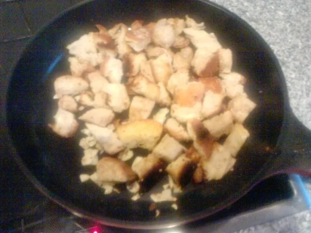 Rezept: Hart aber herzlich -oder- Der Altes-hartes -Brot-muß-man nicht-wegwerfen-Auflauf Bild Nr. 7 Hart aber herzlich -oder- Der Altes-hartes -Brot-muß-man nicht-wegwerfen-Auflauf - Rezept - Bild Nr. 7