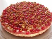 Fruchtiger Johannisbeer-Quark-Kuchen mit Karamellboden - Rezept