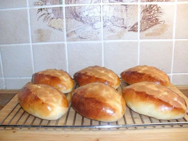 Hefeteig/ Eierweck/ Eierhörnchen/ Streuselkuchen/ Zwetschgenkuchen - Rezept