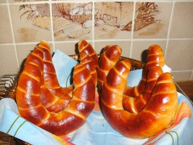 Hefeteig/ Eierweck/ Eierhörnchen/ Streuselkuchen/ Zwetschgenkuchen - Rezept - Bild Nr. 2