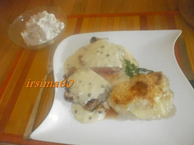 Rezept: Argentinisches Rumsteak mit Pfefferrahm Sauce Argentinisches Rumsteak mit Pfefferrahm Sauce - Rezept