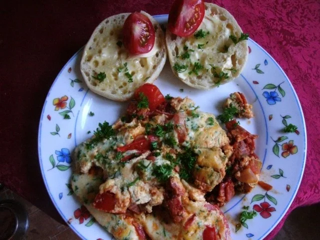 Kräuterrührei mit Schinken und Tomate - Rezept - Bild Nr. 11