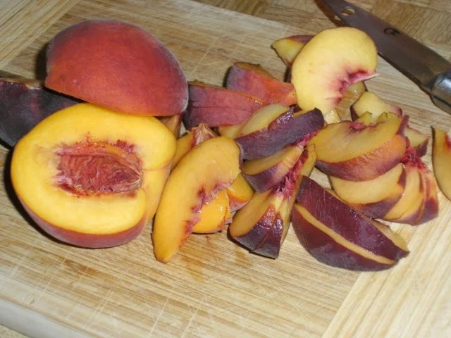 Limetten-Kokosmousse mit beschwipstem Pfirsichkompott - Rezept - Bild Nr. 9