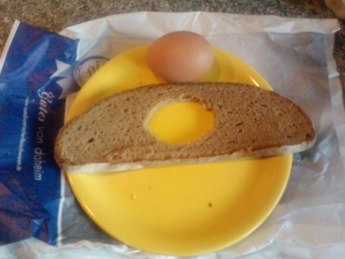Leggie das Ungeheuer im Loch Brot - Das Ei muss sich nicht immer spiegeln - Rezept - Bild Nr. 2