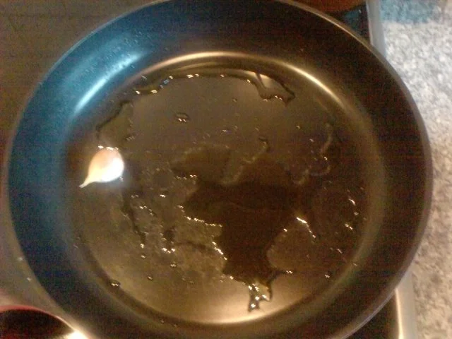 Leggie das Ungeheuer im Loch Brot - Das Ei muss sich nicht immer spiegeln - Rezept - Bild Nr. 3