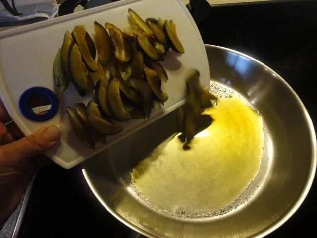 Limetten Tarte mit flambierten Pflaumen - Rezept - Bild Nr. 7