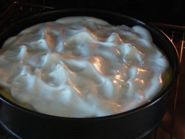 Käsekuchen mit Baiserhaube - einfach - 219 kcal/100g