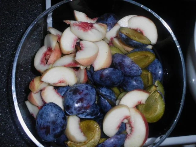 Pflaumen - Pfirsichkuchen mit Baiserhaube - Rezept - Bild Nr. 3