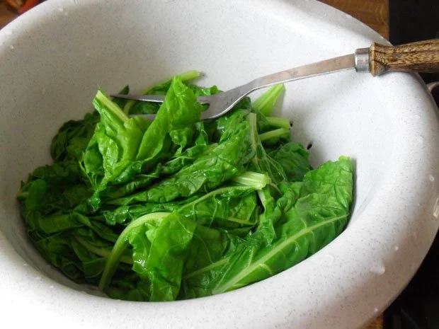 Rezept: Flädle mit Mangold-Schinken-Hirtenkäsefüllung und Frischkäsesößle Bild Nr. 3 Flädle mit Mangold-Schinken-Hirtenkäsefüllung und Frischkäsesößle - Rezept - Bild Nr. 3