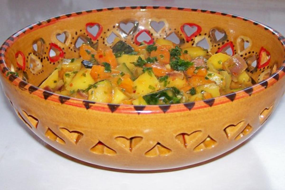 Scharfes Möhren-Mango-Gemüse in Erdnuss-Soße - Rezept - Bild Nr. 7